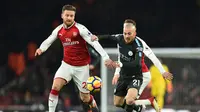 Secara penyerangan Mustafi memiliki sedikit kelebihan dari para kompatriot. Namun ia akan keteteran jika mendapatkan serangan balik dari lawan. (AFP/Justin Tallis)