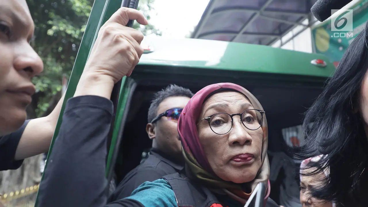 Ekspresi Ratna Sarumpaet Saat Jalani Sidang Lanjutan
