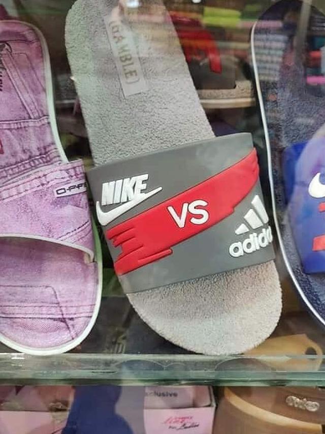 7 Potret Sandal dengan Merek Nyeleneh Ini Bikin Geleng Kepala