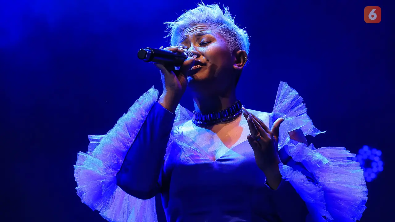 [Fimela] Dira Sugandi Java Jazz 2020