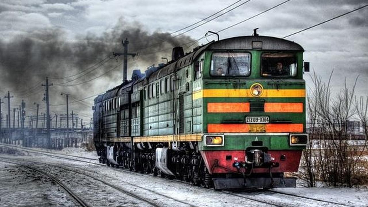 3. Kereta Api Jaladara