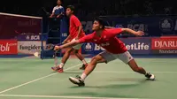 Angga Pratama/Ricky Karanda Suwardi saat berlaga pada turnamen BCA Indonesia Open 2016  di Istrora Senayan, Jakarta, Rabu (1/6/2016). Angga/Ricky kalah 14-21, 9-21. (Bola.com/Nicklas Hanoatubun)