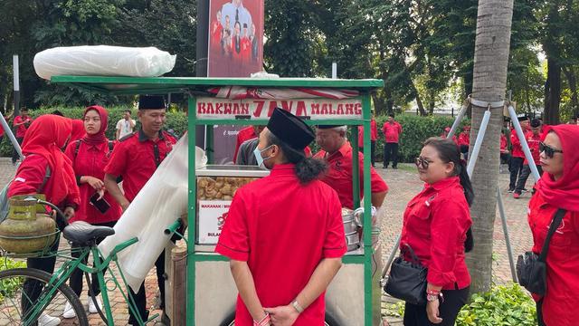 PDIP turut melibatkan masyarakat pelaku Usaha Mikro Kecil dan Menengah (UMKM) dalam acara puncak peringatan Bulan Bung Karno 2023 di Stadion Utama Gelora Bung Karno (GBK), Senayan, Jakarta.