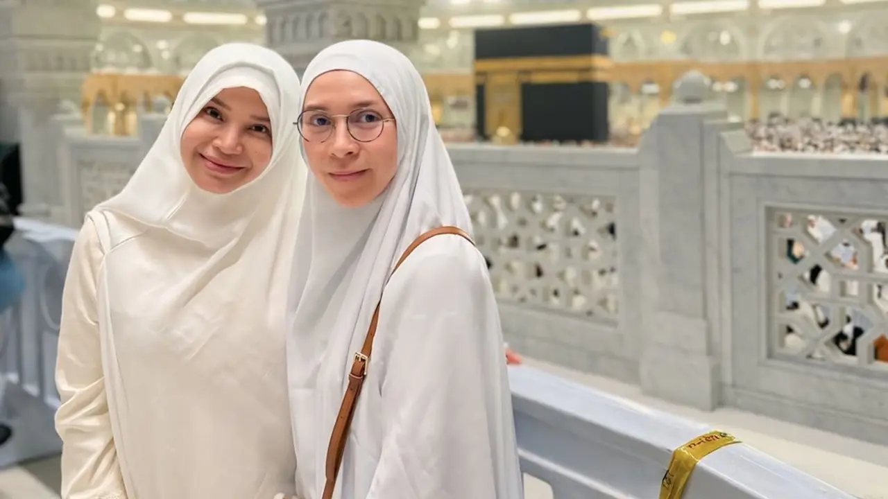 8 Artis Umrah di Awal Tahun 2026, Melly Goeslaw hingga Rossa