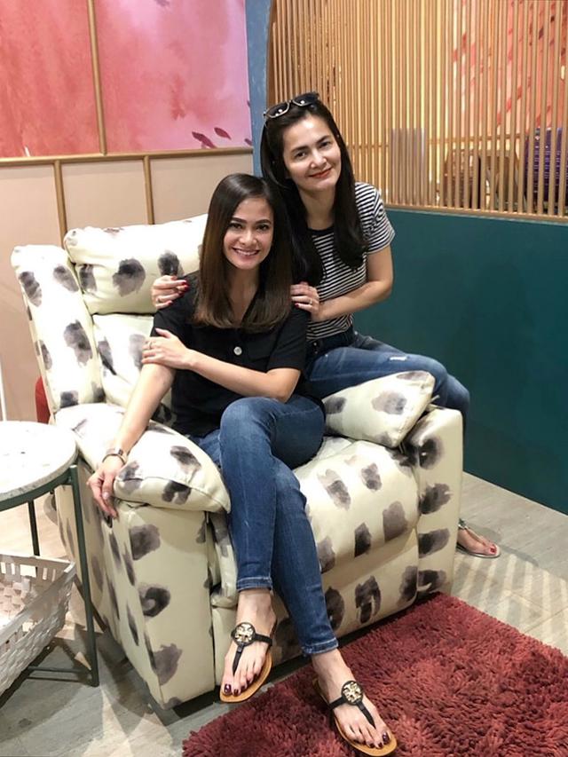Akrab Sejak Remaja, Ini 6 Potret Persahabatan Cut Tary dan Ersa Mayori