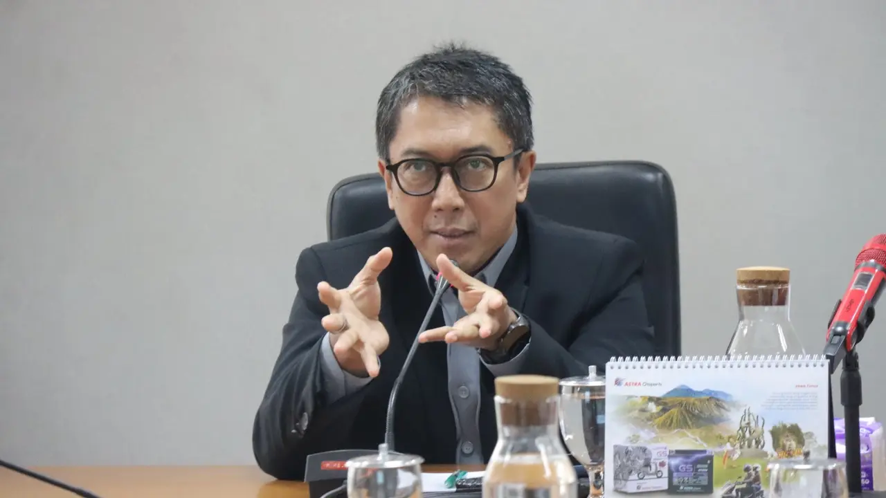Kepala Kanwil Kemenkum DK Jakarta Baroto dengan jajaran pengurus KADIN Indonesia di Menara KADIN, Jakarta. (Istimewa)