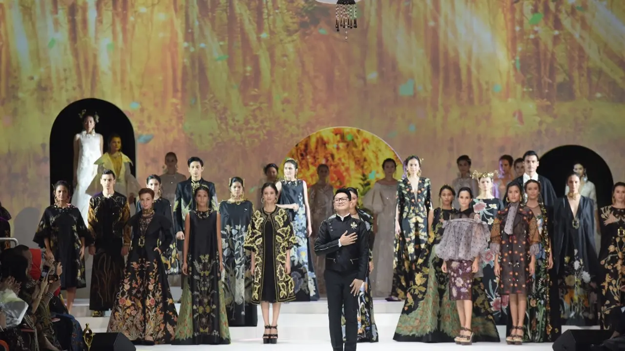 Denny Wirawan Kemas Batik Kudus Secantik Taman Bunga