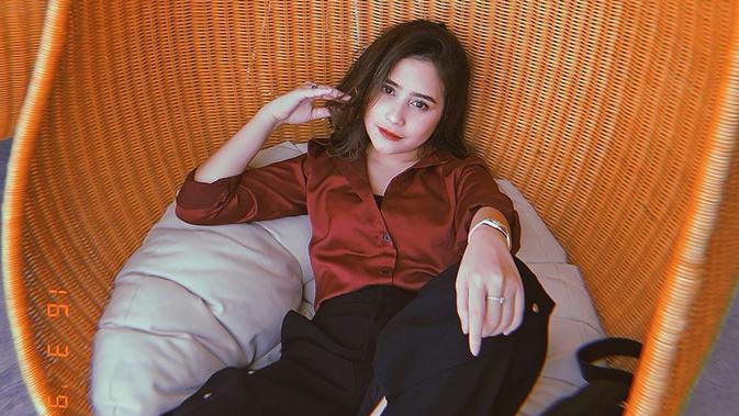 Prilly  Latuconsina Beli Rumah  dengan Fasilitas Lengkap 