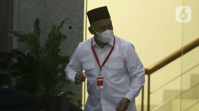 Bupati Hulu Sungai Utara Tertunduk Usai Diperiksa KPK