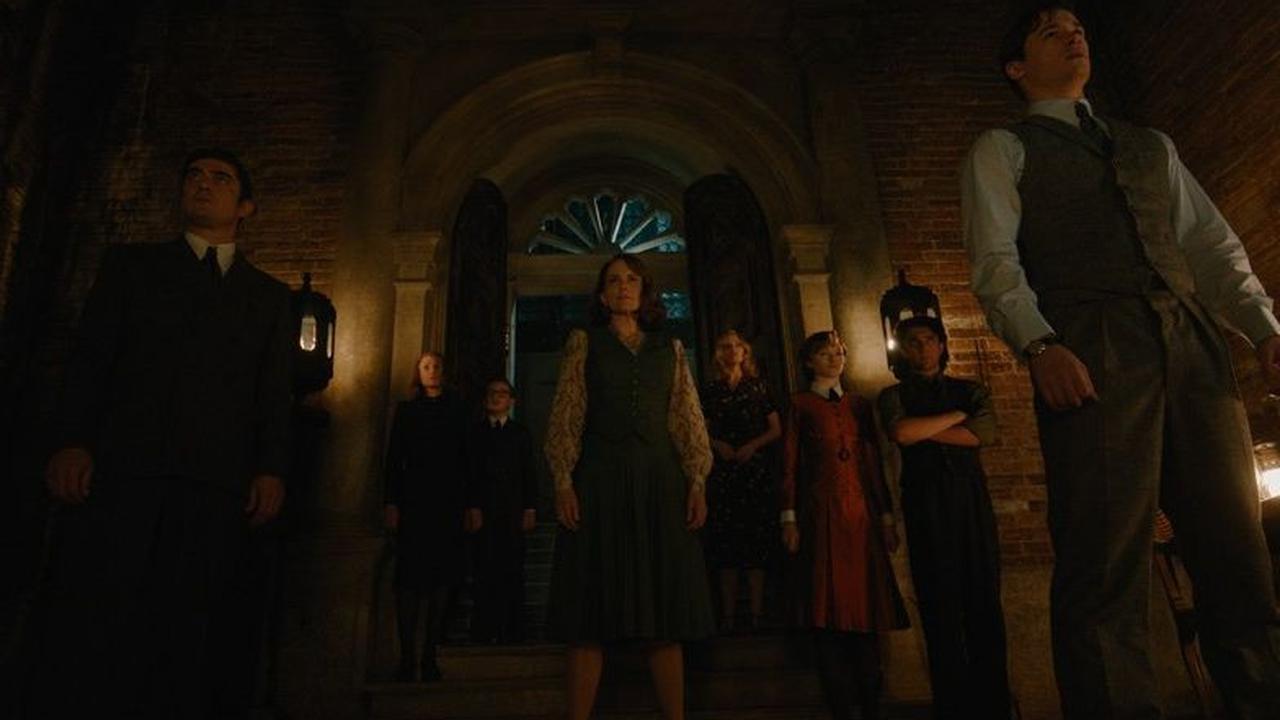 2. Adaptasi Bebas dari Novel Hallowe'en Party