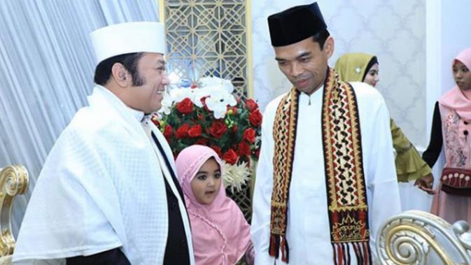 Bupati Lampung Selatan Zainudin Hasan bersama Ustadz Abdul Somad (Sumber: @bangzainhs)