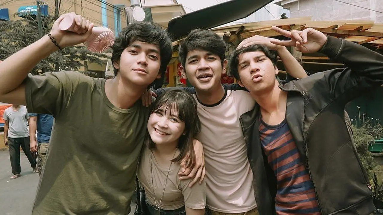 7 Potret Kebersamaan Prilly Latuconsina dan Pemain Get Married, Seperti Keluarga