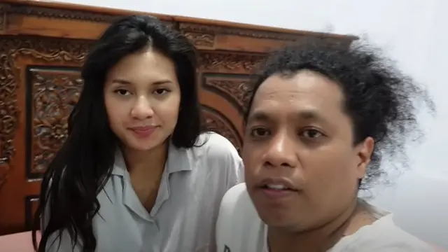 7 Potret Rumah Arie Kriting di Kota Baubau, Punya Halaman Luas nan Rindang