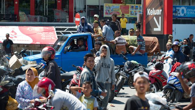 Korban Gempa Palu Jarah Sembako