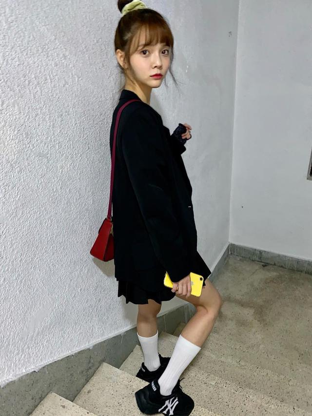 Jimin AOA (Instagram/jiminbaby_18 -https://www.instagram.com/p/BtyCWU9hKD-/?utm_source=ig_embed)