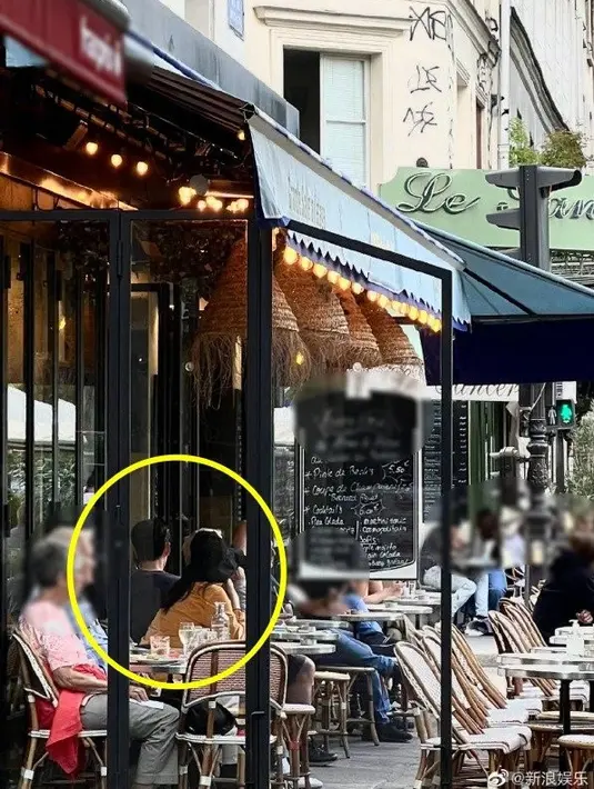 <p>Foto Shin Min Ah dan Kim Woo Bin yang diambil dari kejauhan. (Foto: @ixww99 on Weibo via Allkpop)</p>