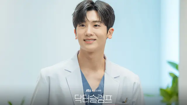 Park Hyung Sik di Drakor Doctor Slump. (JTBC via Soompi)