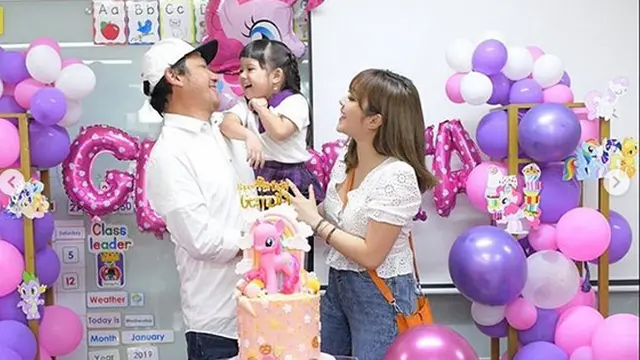 Potret 4 Artis Wanita yang Pernah Syuting Bareng Mantan Suami, Tetap Profesional