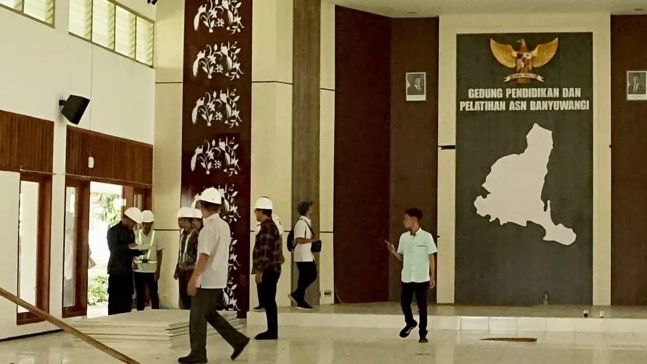 Tim  Kemensos dan Kemen PU Tinjau gedung sekolah rakyat di Banyuwangi (Istimewa)