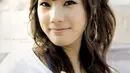 Kim Sung Hee debut denga KARA pada tahun 2007. Namun ia memutuskan untuk keluar pada 2008 demi mengehar pendidikan. Ia pun rela melepaskan industri entertainment. (pinterest)