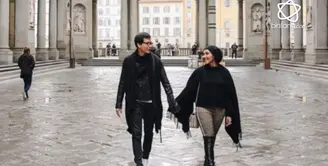 Armand Maulana dan Dewi Gita rayakan 24 tahun pernikahan di Italia.