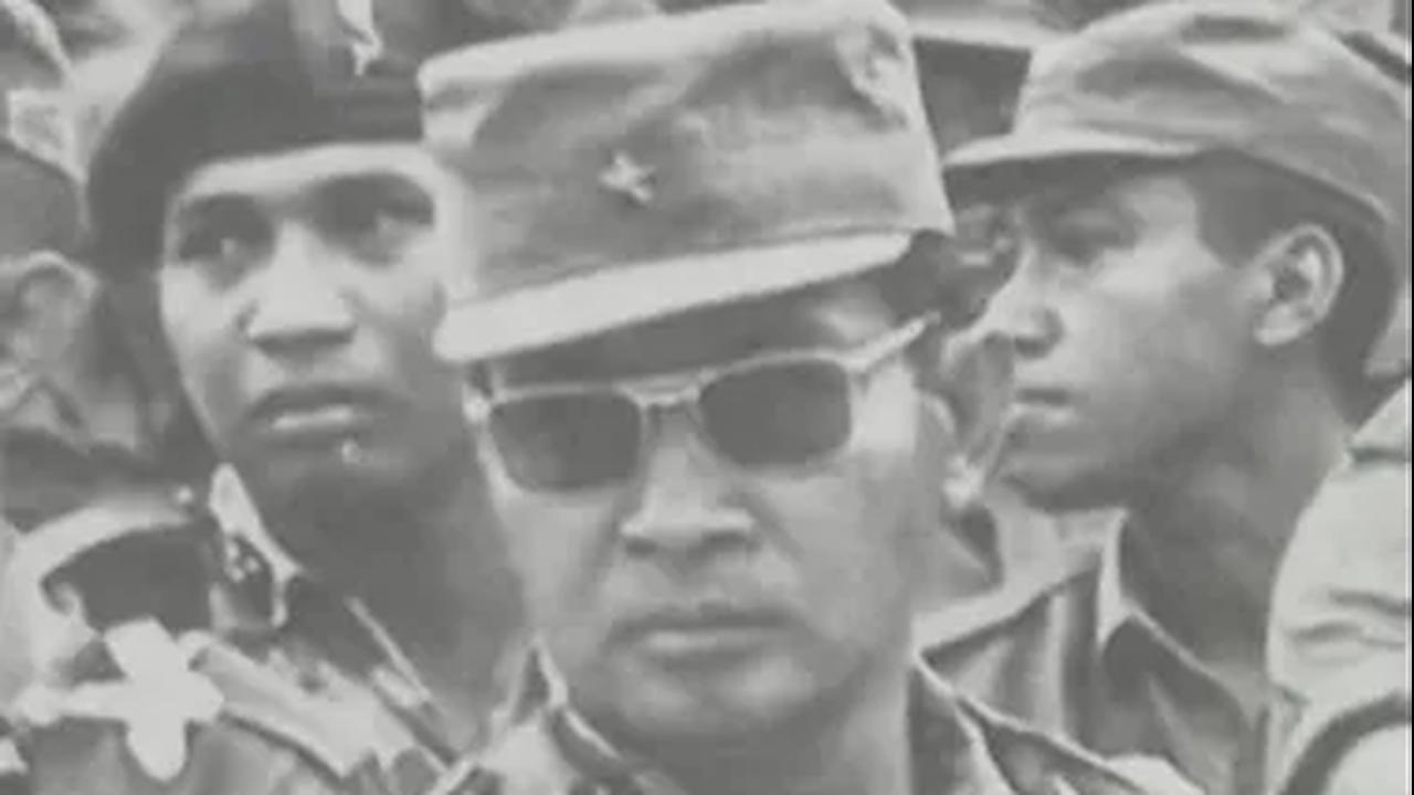 Selain Try Sutrisno, ada juga yang pernah membuat Soeharto tersinggung terkait bisnis anak-anaknya. Dia adalah Jenderal Soemitro. Soeharto pun mengucilkan Soemitro.