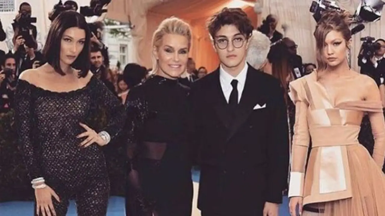 Gigi Hadid, Bella Hadid, Anwar Hadid