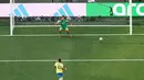 Penyerang Brasil Neymar mencetak gol pertama timnya dari titik penalti selama pertandingan sepak bola babak 16 besar Piala Dunia 2026 antara Brasil dan Norwegia di Stadion New York/New Jersey di East Rutherford, Minggu, 5 Juli 2026. (AFP/ Charly Triballeau)