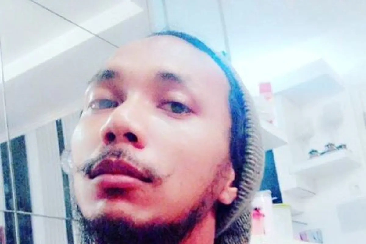 7 Potret Terbaru Norman Kamaru, Eks Polisi yang Jago Nyanyi Lagu India