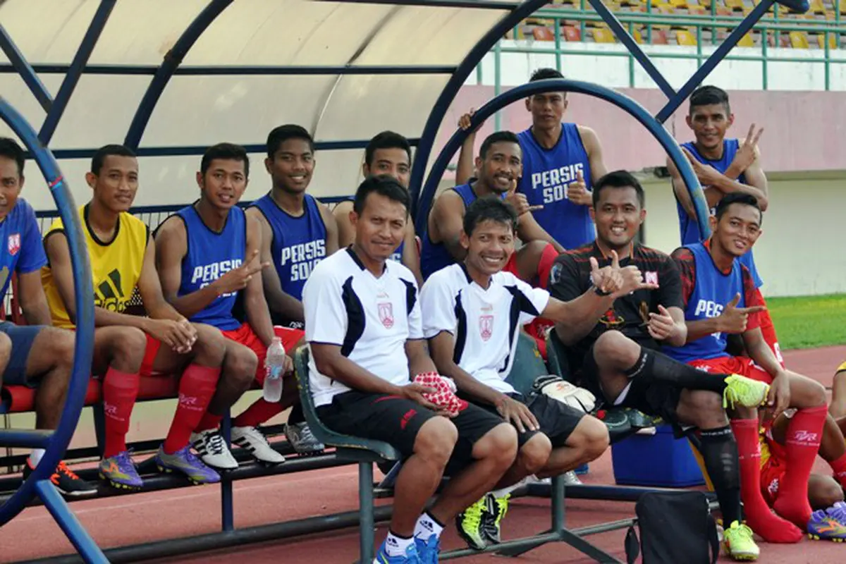 Persis Solo