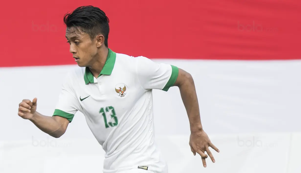 Gelandang Timnas Indonesia, Febri Hariyadi, berlari saat melawan Timor Leste pada laga SEA Games di Stadion MPS, Selangor, Minggu (20/8/2017). Indonesia menang 1-0 atas Timor Leste. (Bola.com/Vitalis Yogi Trisna)