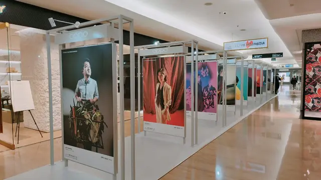Melihat Pameran Foto 77 Tokoh Inspiratif Indonesia Hasil Bidikan Oppo Reno8