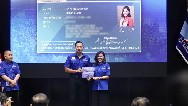 Motivator dan pengusaha Indonesia Merry Riana bergabung dengan Partai Demokrat.