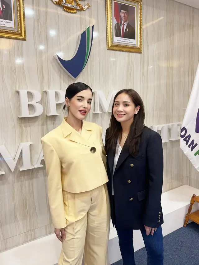 6 Potret Tasya Farasya Pakai Outfit Kuning, dari Awal hingga Akhir Pernikahan