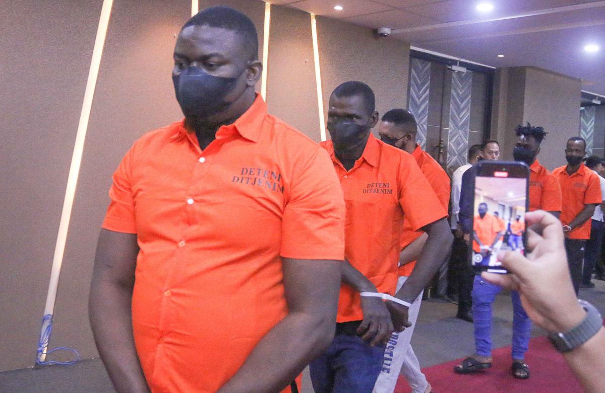 FOTO: Operasi Wira Waspada: 196 WNA Diamankan, Banyak Gunakan Izin Tinggal dan Investor Fiktif