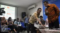 Menteri Pendidikan dan Kebudayaan (Mendikbud) Anies Baswedan saat  akan menyampaikan keterangan pers mengenai Pra Ujian Nasional di Ruang Rapat Kementerian Pendidikan, Jakarta, Jumat (1/4/2016). (Liputan6.com/Johan Tallo) 