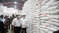 Stok beras di gudang Bulog, termasuk Gudang Bulog Pulo Brayan Darat II, Kota Medan, cukup untuk memenuhi kebutuhan program bansos beras KPM PKH di Sumut.