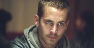 Pada 30 November 2013, Paul Walker meninggal karena kecelakaan mobil usai datang ke acara amal. Saat itu ia tengah dalam produksi film Fast & Furious 7. (IndieWire)