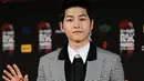 Pada 2 November 2017 lalu Song Joong Ki  dan Song Hye Kyo terlihat di bandara hendak terbang ke Eropa. Sejak itu, beberapa media online Korea berspekulasi bahwa keduanya akan pulang pada tanggal 12 November 2017. (AFP/Philippe Lopez)