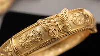 11 Gelang Emas Motif Ukiran Klasik untuk Acara Resmi, Tampil Mewah dan Berkelas