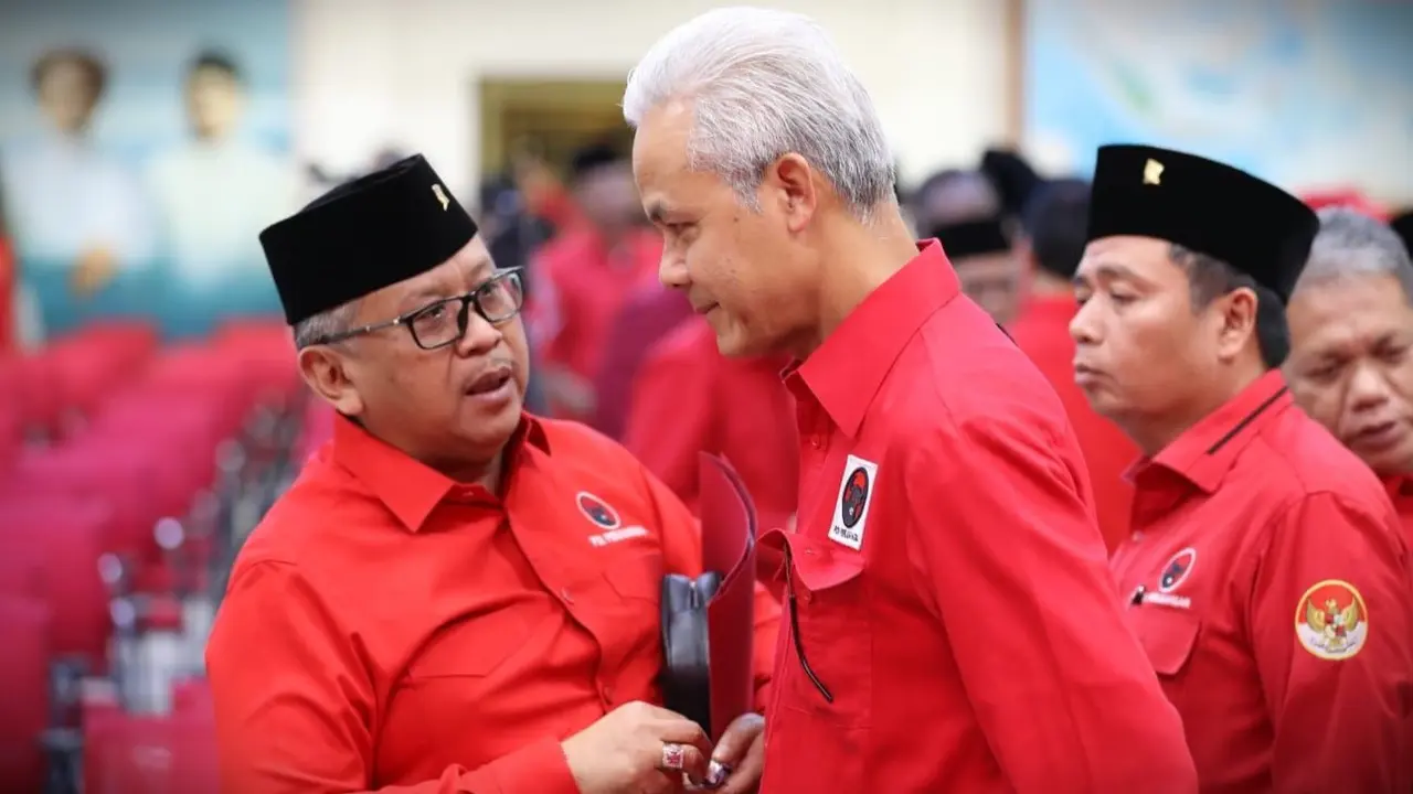 Bakal calon presiden yang diusung PDIP Ganjar Pranowo bersama Sekejn PDIP PDIP Hasto Kristiyanto