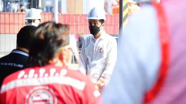 Presiden Joko Widodo (Jokowi) Mengunjungi Terminal Peti Kemas Koja, Kamis (10/6/ 2021). (Foto: Muchlis Jr - Biro Pers Sekretariat Presiden)