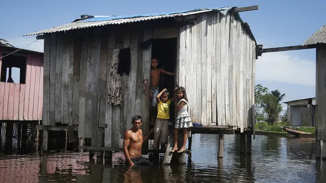 Warga di Hutan Hujan Amazon Terimbas Banjir
