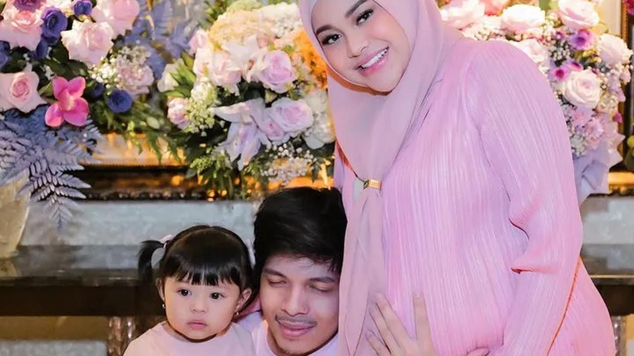 Banyak netizen yang ikut mendoakan Aurel agar diberikan kelancaran saat proses persalinan nanti.<br>
