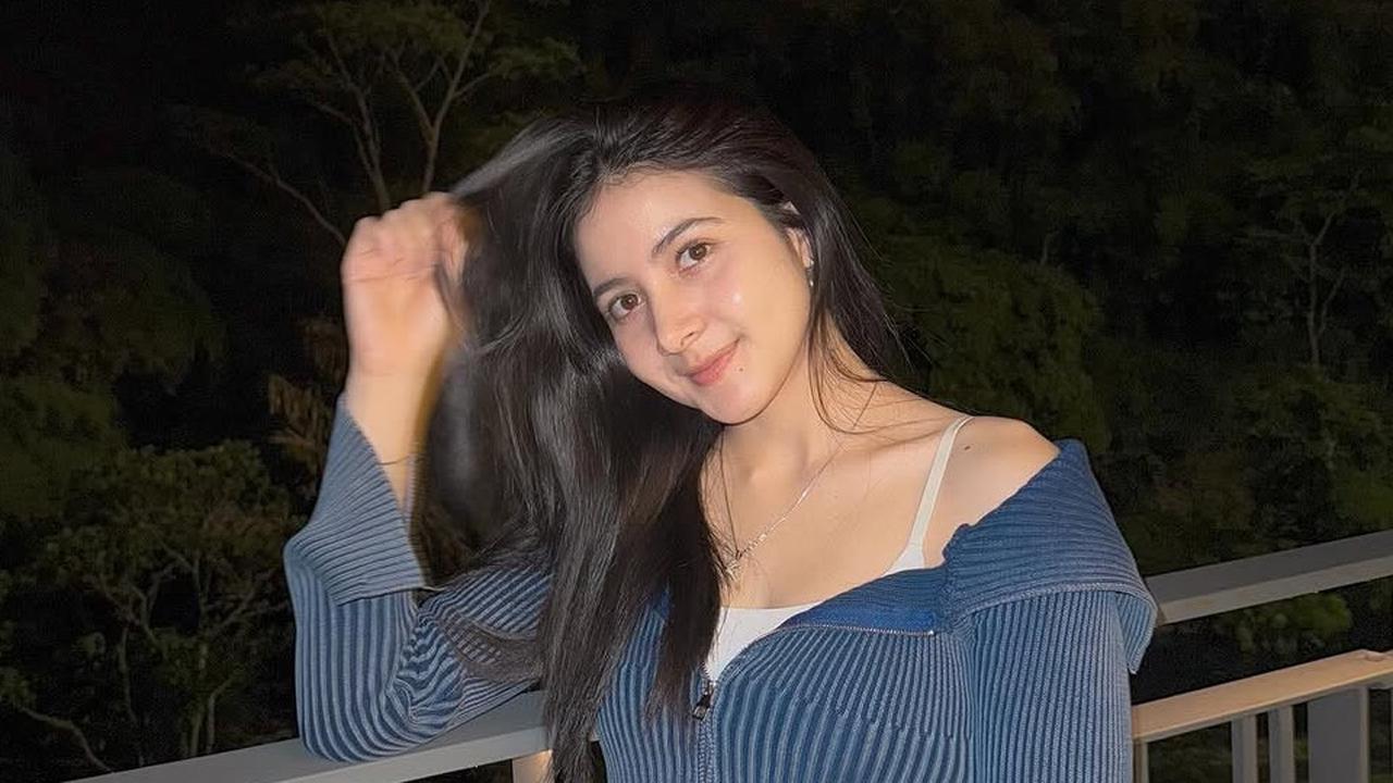 Demi Lagu 'Susah Abang', Bulan Sutena Rela Terbakar Terik Matahari saat Syuting Video Klip