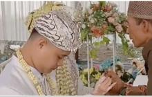 Kecewa Lihat Baju Seragam Ayah Kandung Malah Dipakai Bapak Tiri, Wanita Ini Menangis Terisak saat Akad