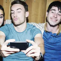 Millennials bukan hanya soal tahun lahir, tapi juga transformasi gaya hidup yang luar biasa. (Foto: msecnd.net)