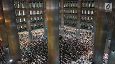 Jemaah melaksanakan salat Idul Adha di Masjid Istiqlal, Jakarta, Minggu (11/8/2019). Pemerintah Indonesia menetapkan Idul Adha 1440 Hijriah atau 10 Dzulhijjah jatuh pada 11 Agustus 2019 yang dirayakan dengan melaksanakan Salat Id dan penyembelihan hewan kurban. (Liputan6.com/Immanuel Antonius)