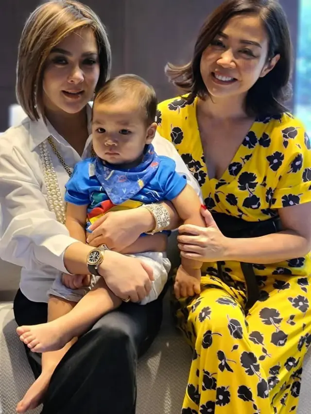 6 Potret Rambut Baru Syahrini, Dibilang Mirip Barbie Kumalasari