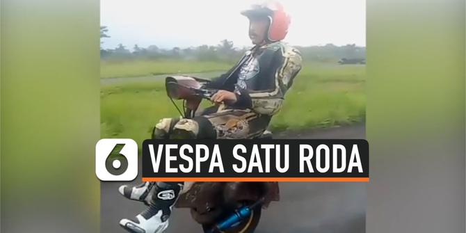 VIDEO: Aksi Naik Vespa Satu Roda Bikin Geleng-Geleng Kepala
